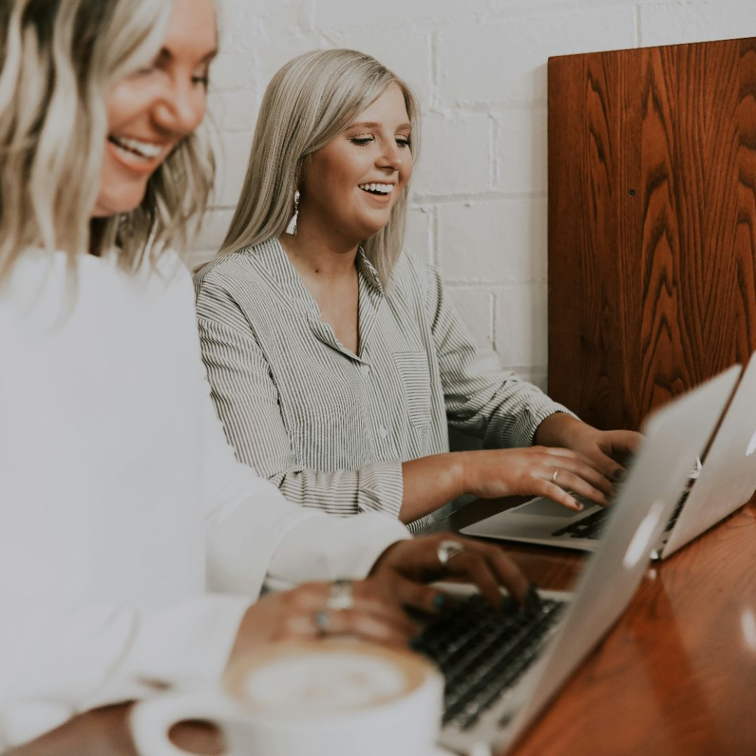 Freelancers working in a social setting